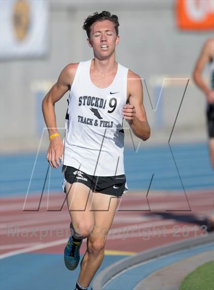 Thumbnail 3 in CIF State Track and Field Championships (Day 1 - Boys 1600m) photogallery.