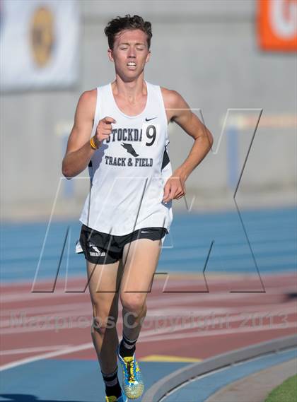 Thumbnail 2 in CIF State Track and Field Championships (Day 1 - Boys 1600m) photogallery.