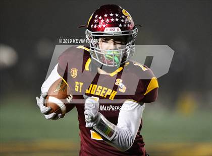 Thumbnail 3 in Daniel Hand vs. St. Joseph (CIAC Class L Final) photogallery.