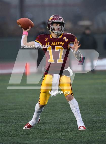 Thumbnail 1 in Daniel Hand vs. St. Joseph (CIAC Class L Final) photogallery.