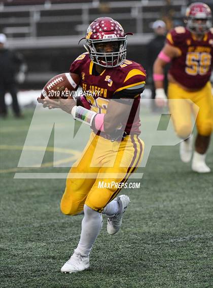 Thumbnail 2 in Daniel Hand vs. St. Joseph (CIAC Class L Final) photogallery.