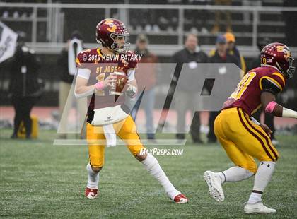 Thumbnail 2 in Daniel Hand vs. St. Joseph (CIAC Class L Final) photogallery.