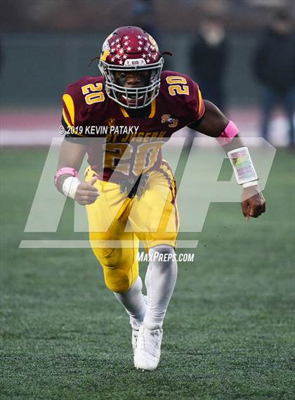 Thumbnail 3 in Daniel Hand vs. St. Joseph (CIAC Class L Final) photogallery.