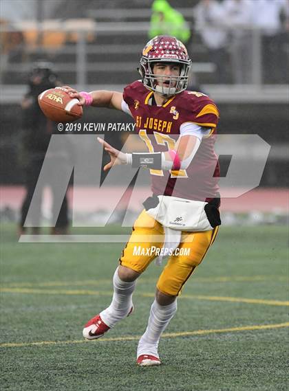 Thumbnail 3 in Daniel Hand vs. St. Joseph (CIAC Class L Final) photogallery.
