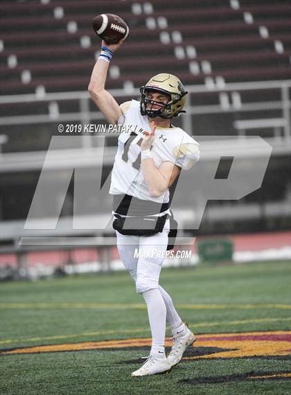 Thumbnail 3 in Daniel Hand vs. St. Joseph (CIAC Class L Final) photogallery.
