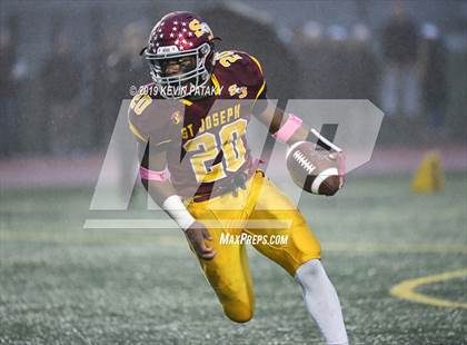 Thumbnail 3 in Daniel Hand vs. St. Joseph (CIAC Class L Final) photogallery.