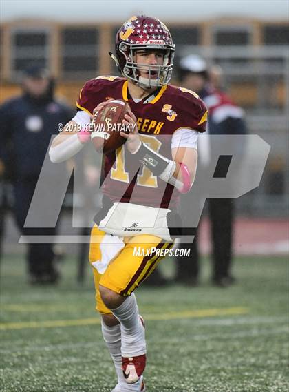 Thumbnail 3 in Daniel Hand vs. St. Joseph (CIAC Class L Final) photogallery.