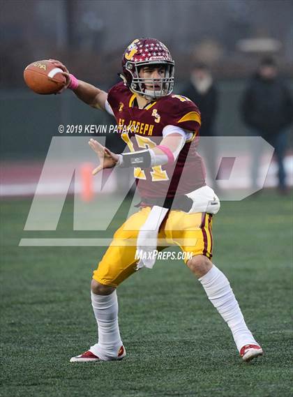 Thumbnail 3 in Daniel Hand vs. St. Joseph (CIAC Class L Final) photogallery.