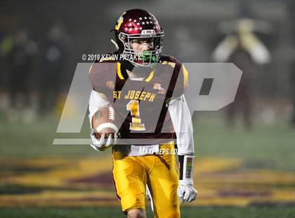 Thumbnail 2 in Daniel Hand vs. St. Joseph (CIAC Class L Final) photogallery.