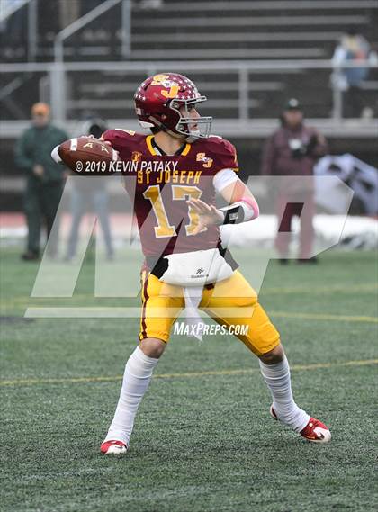 Thumbnail 2 in Daniel Hand vs. St. Joseph (CIAC Class L Final) photogallery.