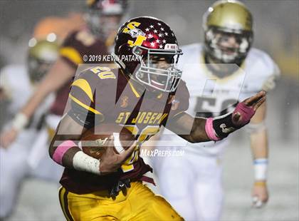 Thumbnail 3 in Daniel Hand vs. St. Joseph (CIAC Class L Final) photogallery.