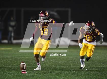 Thumbnail 1 in Daniel Hand vs. St. Joseph (CIAC Class L Final) photogallery.