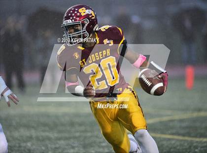 Thumbnail 2 in Daniel Hand vs. St. Joseph (CIAC Class L Final) photogallery.