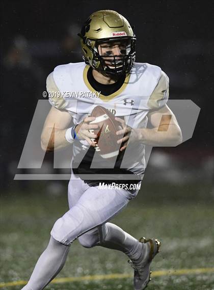 Thumbnail 3 in Daniel Hand vs. St. Joseph (CIAC Class L Final) photogallery.