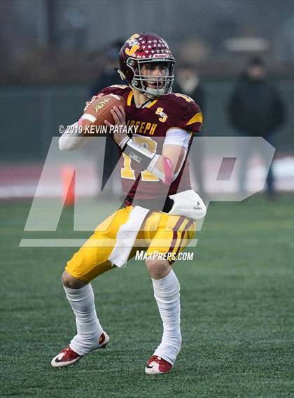 Thumbnail 2 in Daniel Hand vs. St. Joseph (CIAC Class L Final) photogallery.