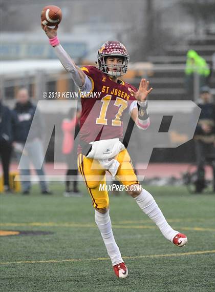 Thumbnail 2 in Daniel Hand vs. St. Joseph (CIAC Class L Final) photogallery.