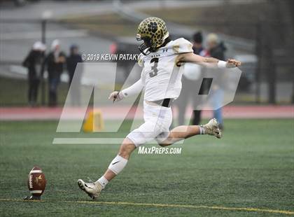 Thumbnail 3 in Daniel Hand vs. St. Joseph (CIAC Class L Final) photogallery.