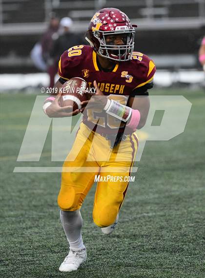 Thumbnail 1 in Daniel Hand vs. St. Joseph (CIAC Class L Final) photogallery.