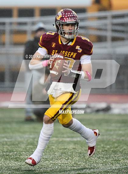 Thumbnail 2 in Daniel Hand vs. St. Joseph (CIAC Class L Final) photogallery.