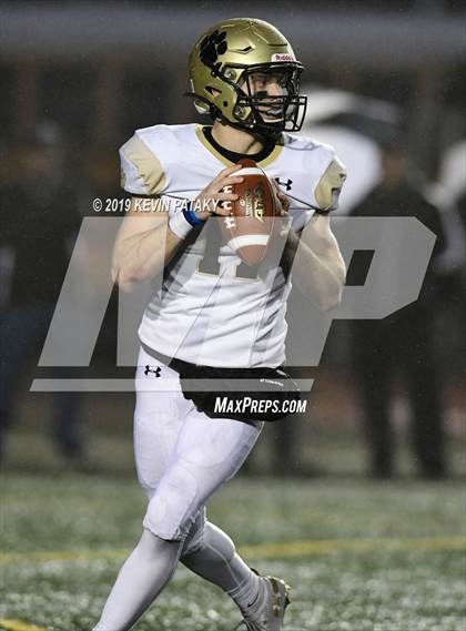 Thumbnail 3 in Daniel Hand vs. St. Joseph (CIAC Class L Final) photogallery.