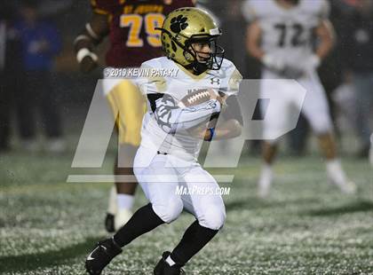 Thumbnail 2 in Daniel Hand vs. St. Joseph (CIAC Class L Final) photogallery.