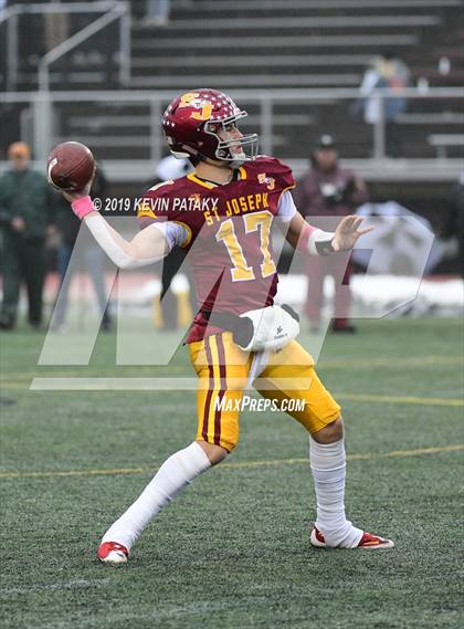 Thumbnail 3 in Daniel Hand vs. St. Joseph (CIAC Class L Final) photogallery.