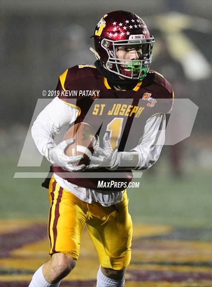 Thumbnail 1 in Daniel Hand vs. St. Joseph (CIAC Class L Final) photogallery.