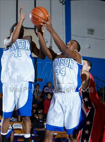 Thumbnail 1 in Thomas Edison vs Princeton Day Academy (Queens Jam Christmas Classic) photogallery.