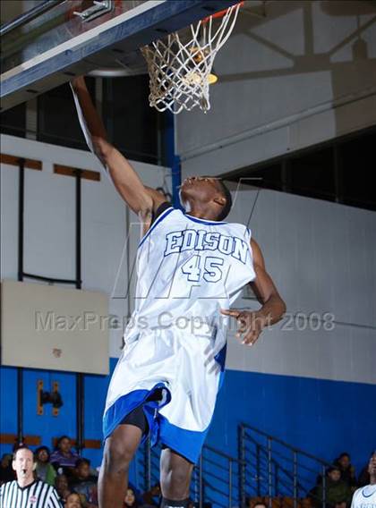 Thumbnail 2 in Thomas Edison vs Princeton Day Academy (Queens Jam Christmas Classic) photogallery.