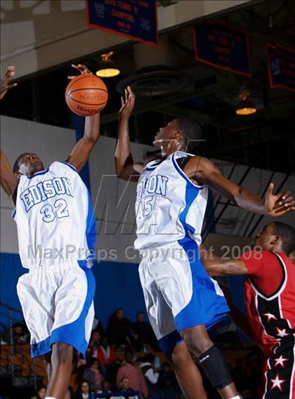Thumbnail 1 in Thomas Edison vs Princeton Day Academy (Queens Jam Christmas Classic) photogallery.