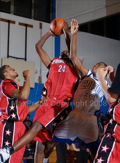 Thumbnail 1 in Thomas Edison vs Princeton Day Academy (Queens Jam Christmas Classic) photogallery.