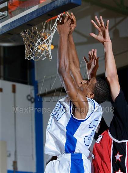 Thumbnail 2 in Thomas Edison vs Princeton Day Academy (Queens Jam Christmas Classic) photogallery.