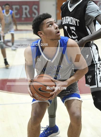 Thumbnail 2 in Ingraham vs. Fairmont Prep (Rancho Mirage Holiday Invitational) photogallery.