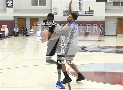 Thumbnail 1 in Ingraham vs. Fairmont Prep (Rancho Mirage Holiday Invitational) photogallery.