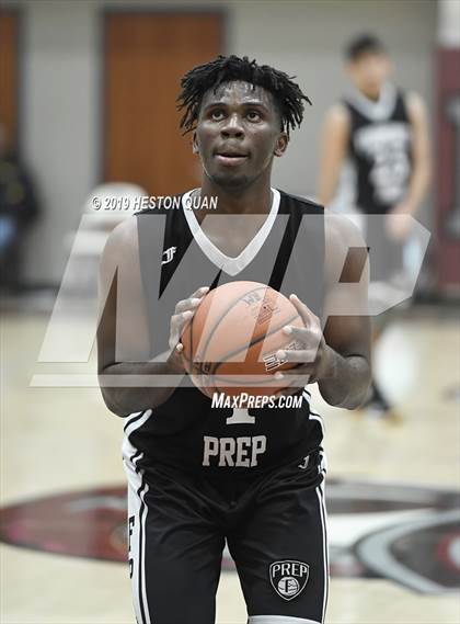 Thumbnail 1 in Ingraham vs. Fairmont Prep (Rancho Mirage Holiday Invitational) photogallery.