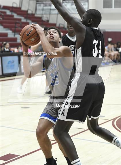 Thumbnail 3 in Ingraham vs. Fairmont Prep (Rancho Mirage Holiday Invitational) photogallery.