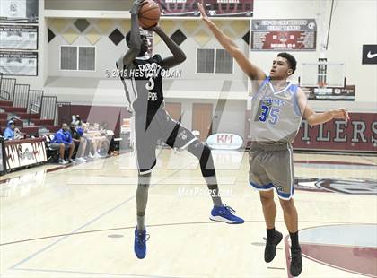 Thumbnail 1 in Ingraham vs. Fairmont Prep (Rancho Mirage Holiday Invitational) photogallery.