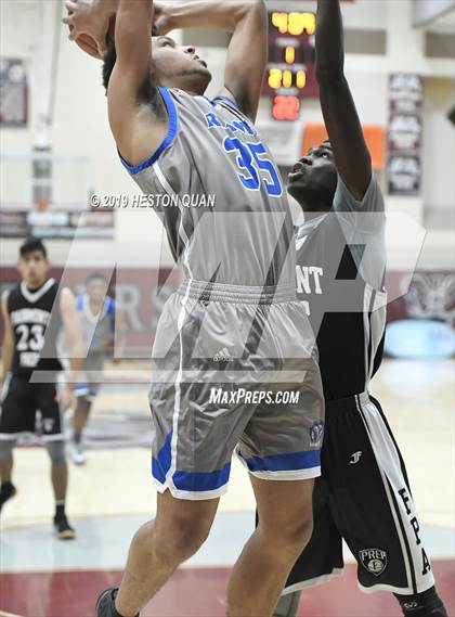 Thumbnail 3 in Ingraham vs. Fairmont Prep (Rancho Mirage Holiday Invitational) photogallery.