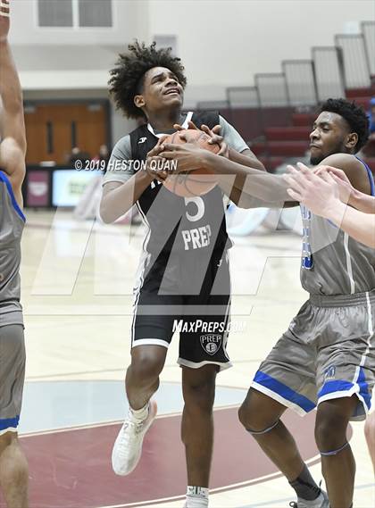 Thumbnail 2 in Ingraham vs. Fairmont Prep (Rancho Mirage Holiday Invitational) photogallery.