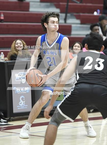 Thumbnail 1 in Ingraham vs. Fairmont Prep (Rancho Mirage Holiday Invitational) photogallery.