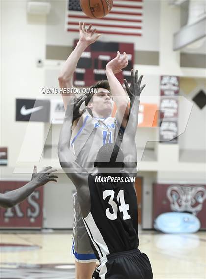 Thumbnail 1 in Ingraham vs. Fairmont Prep (Rancho Mirage Holiday Invitational) photogallery.