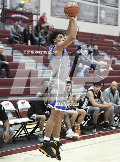 Thumbnail 2 in Ingraham vs. Fairmont Prep (Rancho Mirage Holiday Invitational) photogallery.