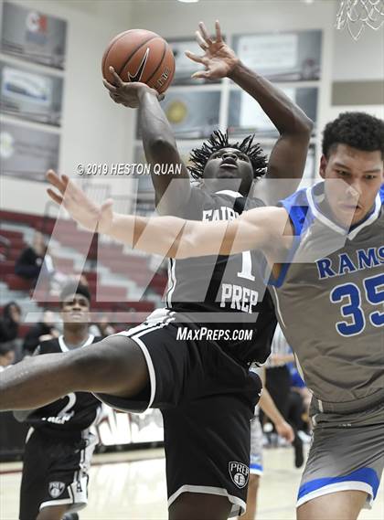 Thumbnail 1 in Ingraham vs. Fairmont Prep (Rancho Mirage Holiday Invitational) photogallery.