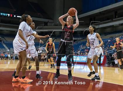 Thumbnail 1 in La Vega vs. Argyle (UIL 4A Final) photogallery.