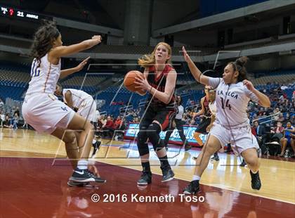 Thumbnail 3 in La Vega vs. Argyle (UIL 4A Final) photogallery.