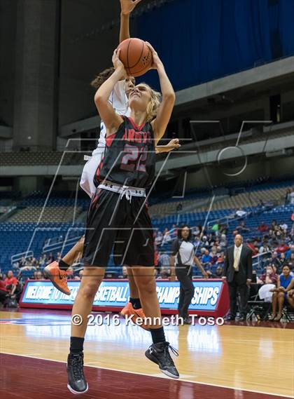 Thumbnail 2 in La Vega vs. Argyle (UIL 4A Final) photogallery.