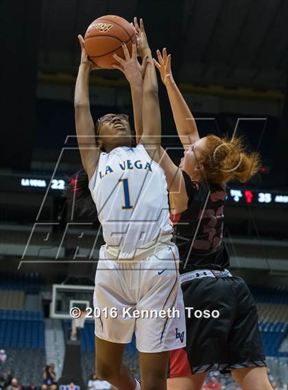 Thumbnail 3 in La Vega vs. Argyle (UIL 4A Final) photogallery.