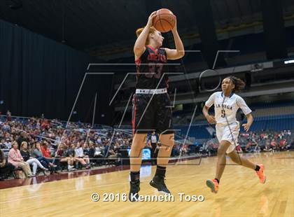 Thumbnail 2 in La Vega vs. Argyle (UIL 4A Final) photogallery.