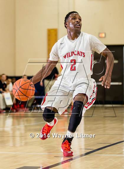 Thumbnail 1 in Iroquois vs Newport (Lloyd Memorial Invitational Tournament) photogallery.