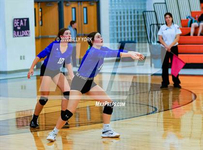Thumbnail 2 in Grand Saline Indians vs Rains Wildcats photogallery.